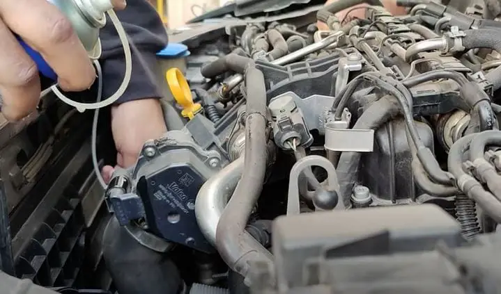 How Do You Clean An Intake Manifold without Removing It