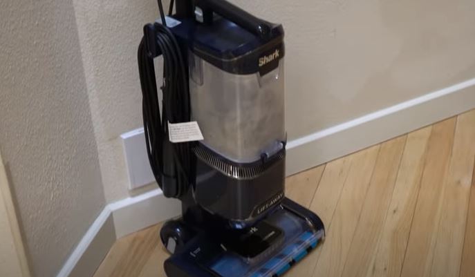 Upright Vacuum Storage Idea