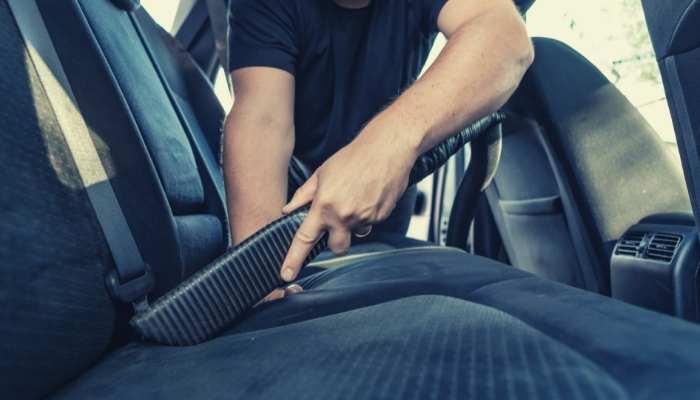 Use a Vacuum Cleaner to Clean Car Seat