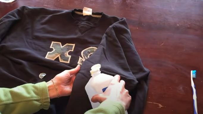 Removing Extra Paint from Clothing